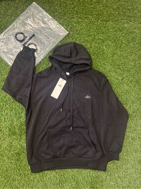 ALO Yoga Black Pullover Hoodie with Small Logo